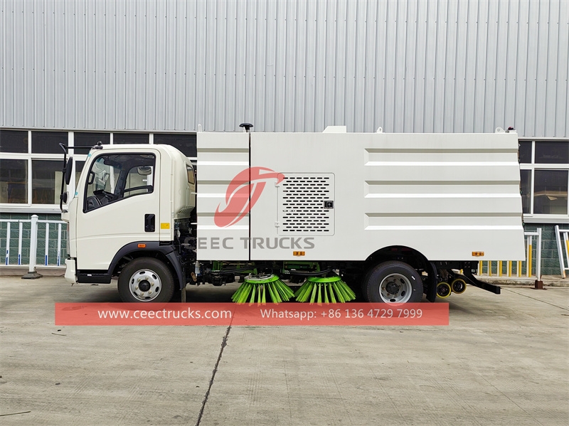 Howo street road sweeping truck  with factory direct sale