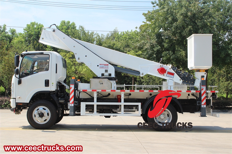 Off Road 4 Wheel Isuzu NPR Aerial Platform Truck