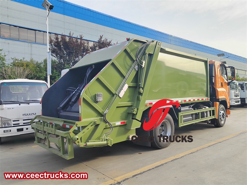  Isuzu GIGA 4X2 waste compactor truck