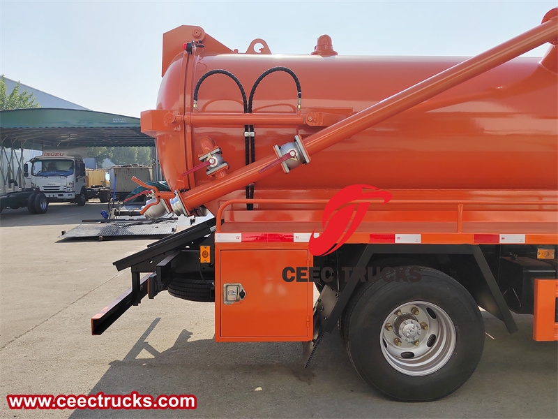 Isuzu Latest 8ton sewage suction tank truck