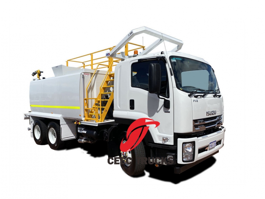 Isuzu water bowser with fire monitor