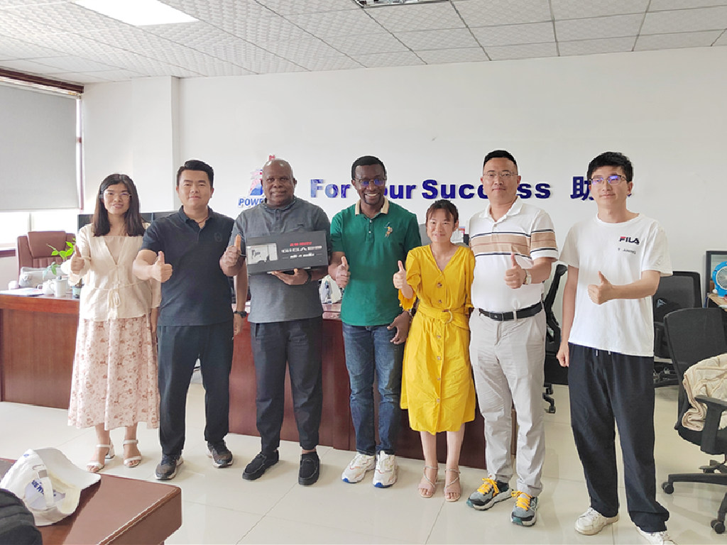 Эфиопиялық клиенттер бізге ISUZU 20m әуе жүк көлігін сатып алу үшін келеді